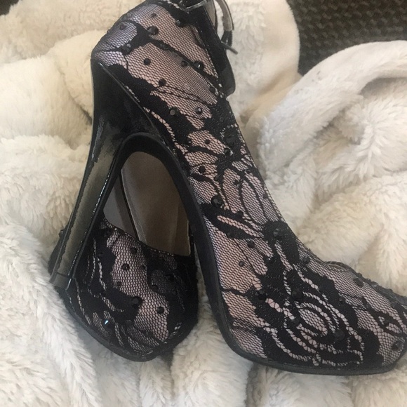 High heels - Picture 6 of 7